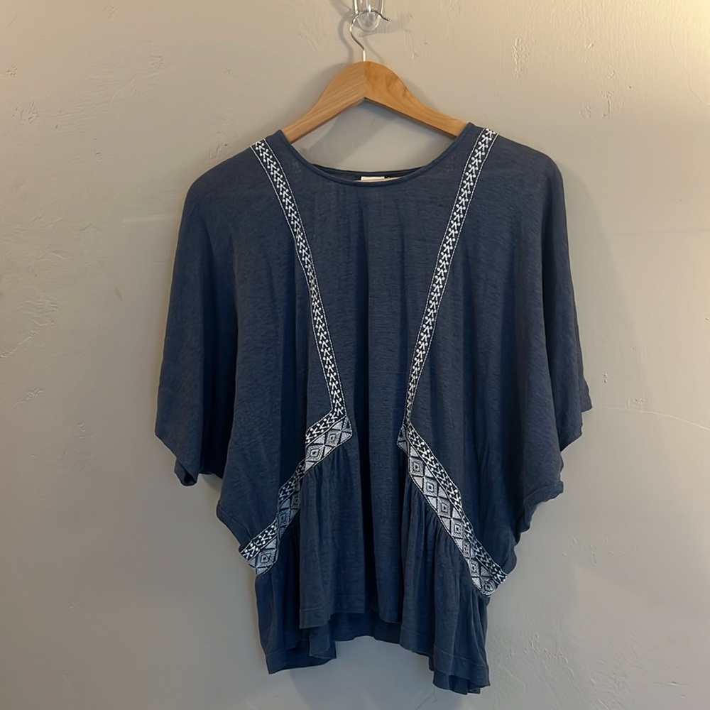 AKEMI + KIN Loose, flowy light blue linen blouse, Size small